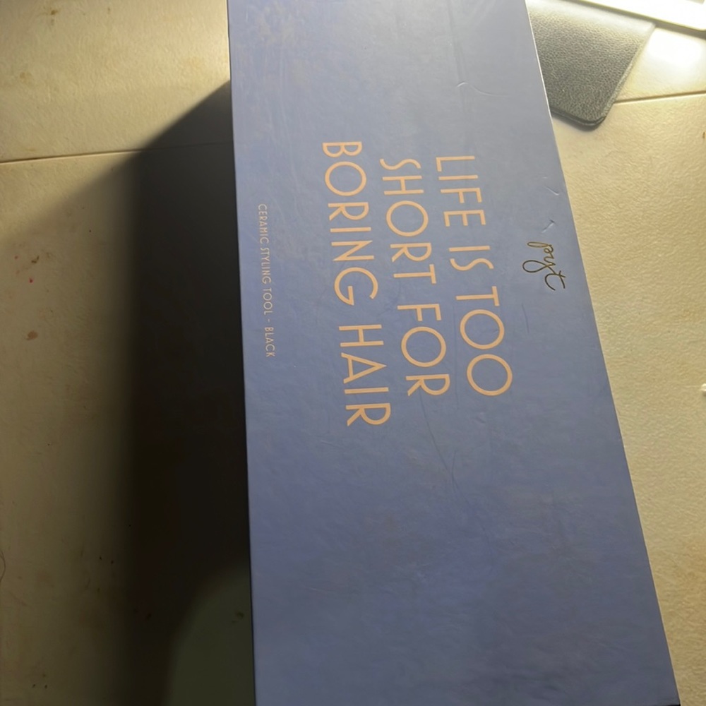 !BRAND NEW! Pretty Young Thing Hair Straightener